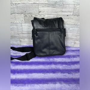 Crossbody storage bag